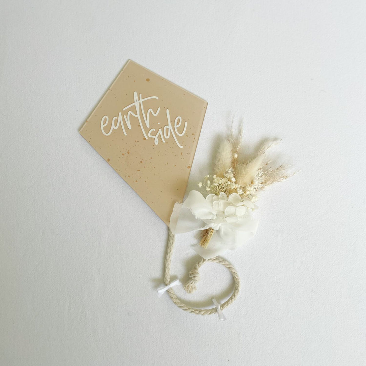 KITE BIRTH ANNOUNCEMENT SPECKLE Olive and August