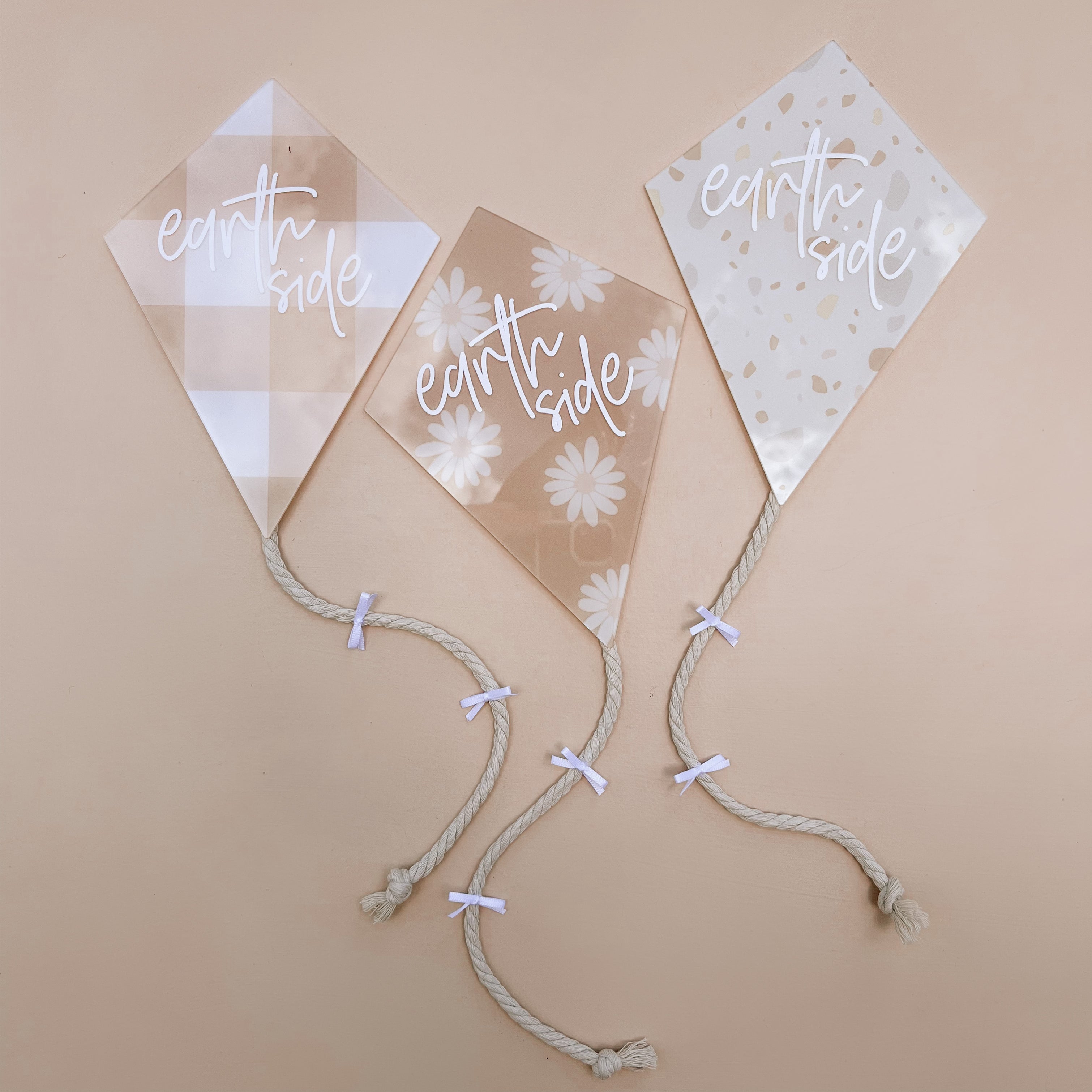 KITE BIRTH ANNOUNCEMENT GINGHAM Olive and August